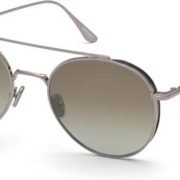 Tom Ford
DECLAN FT 0826
Shiny Light Ruthenium/Green Unisex Sunglasses TF826-F - Picture 5 of 7